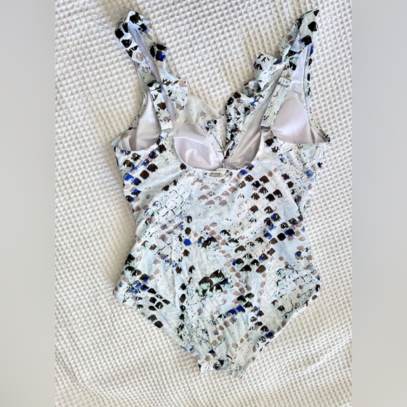 DKNY Ruffle Plunge Underwire Tummy Control One Piece Swimsuit White Swimwear - Picture 7 of 16